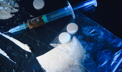 aguja hipodérmica, polvo, pastillas